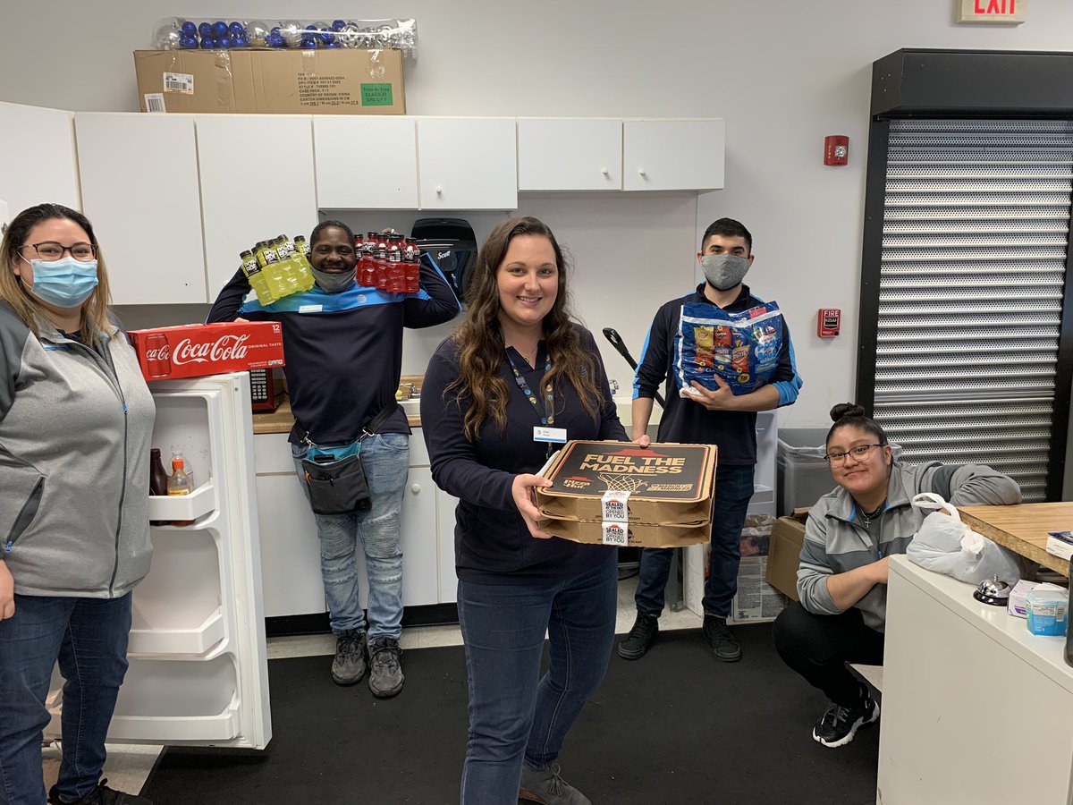 So Happy to #bethere for <a href="/ATTGurnee/">AT&T Gurnee, IL</a> on this #ThankfulThursday!! Thank you for continuing to serve our customers on the frontline!! I appreciate you!
@Vicki_ATT <a href="/JimLink20/">Jim Link</a> <a href="/MeredithJarvi10/">Meredith Jarvis</a> <a href="/att_allen/">DAMIEN ALLEN ATT</a> <a href="/bshinabarger01/">Barbie Shinabarger</a> <a href="/TomMonahan10/">Tom Monahan</a>