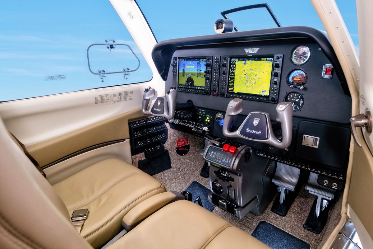 Beechcraft's tweet photo. Looking for piston performance that comes with speed, elegance and a state-of-the-art flight deck?

This one's got you covered 🛫 

#FlyBeechcraft #BaronG58 https://t.co/nPvTyN84u5
