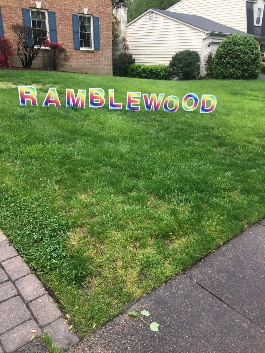 GerryGabrys's tweet image. Tonight I said thank you to the many kind neighbors who brought me meals the past few months. Provided carry out dinners from Bonaroti Restaurant—a favorite of Lynne and mines for40 years. Beautiful night—a way to say thank you to my neighbors, support Bonaroti and remember Lynne