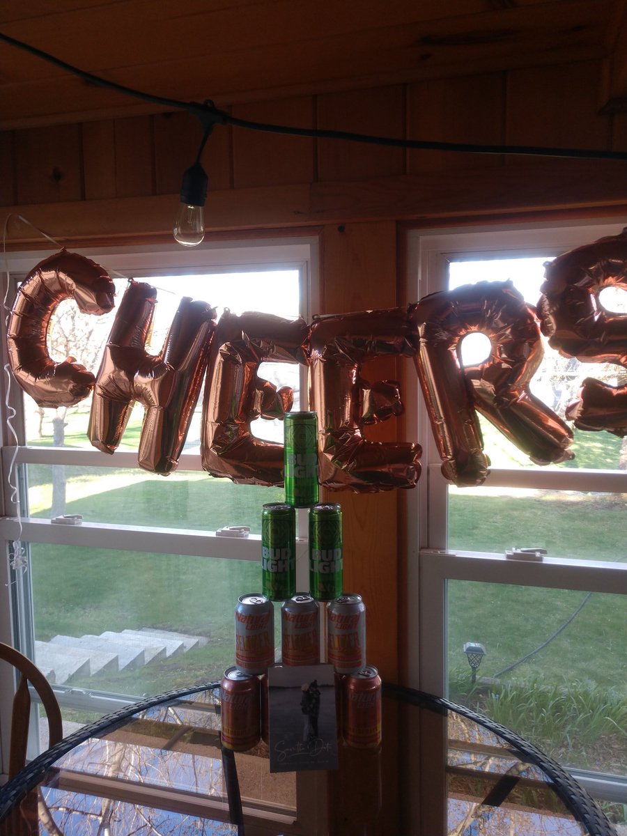 faryn_cooper14's tweet photo. When wedding plans change, we celebrate with some of our favorite @AnheuserBusch beers! We hope to celebrate our original wedding date on the lake, while planning our new wedding date!
#buschweddinggift #sweepstakes https://t.co/xA3K0XbTQ3