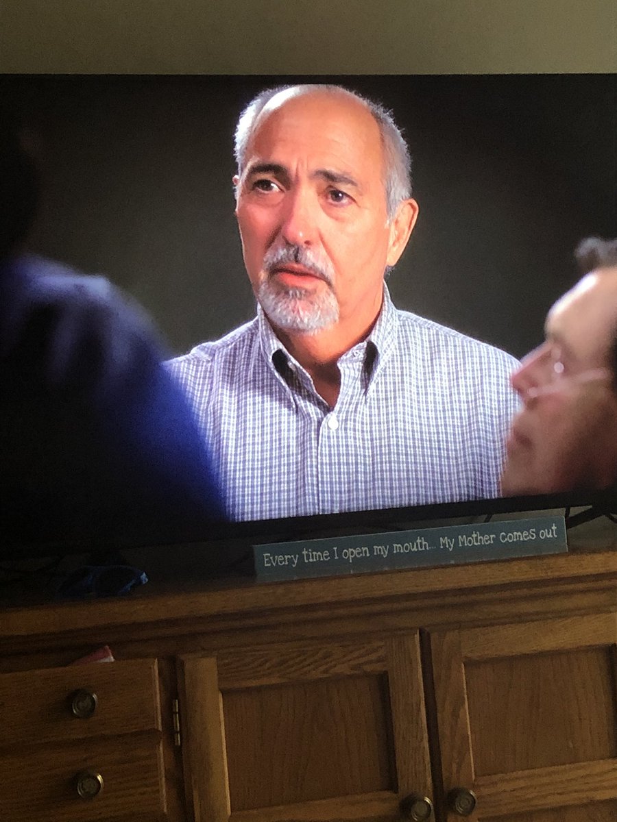 ForeverBee15's tweet photo. CONTINUITY ERROR!!! 🙀
@GreysABC 
@Station19 https://t.co/RAO4wXSJ5q