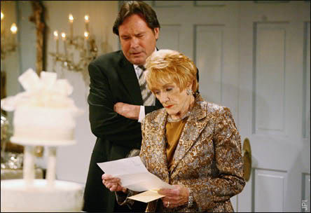 TeamElizaBilly's tweet photo. Katherine and Jill's cake fight during Chloe and Billy's wedding! #YR #TeamChilly #Chilly #MrsC https://t.co/5JyzAlmXTi