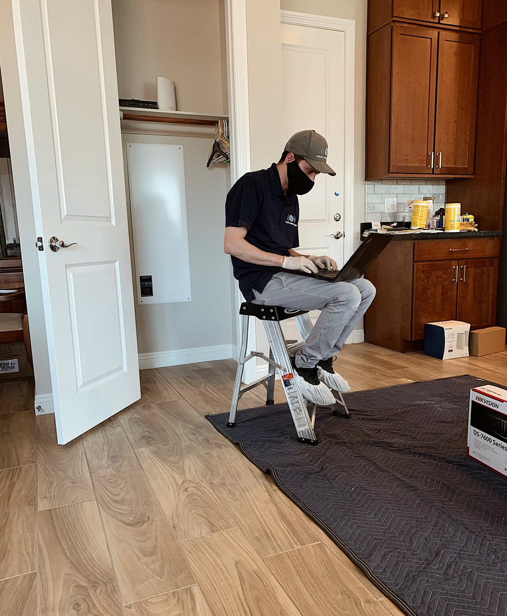 AcousticDesign's tweet image. Behind the scenes of our AV programmer Austin all geared up while working his magic. #acousticdesignsystems #safetyfirst #avprogrammer #staysafe

#smarthome #facemask #netgear #netgearorbi #behindthescenes #structuredcan #hikvision #avteam #avtech #audiovisual #homeautomation