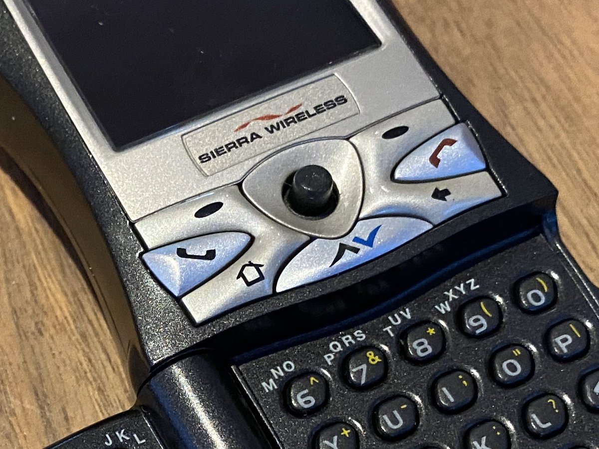 phone_museum's tweet image. The @SierraWireless Voq Professional Phone which ran on the @Microsoft #WindowsMobile 2003 edition. Astonishingly it won the “British Columbia Technology Industries Association (BC TIA) &quot;Excellence in Product Innovation Award&quot;. A unique, but misguided design. #MobilePhoneMuseum