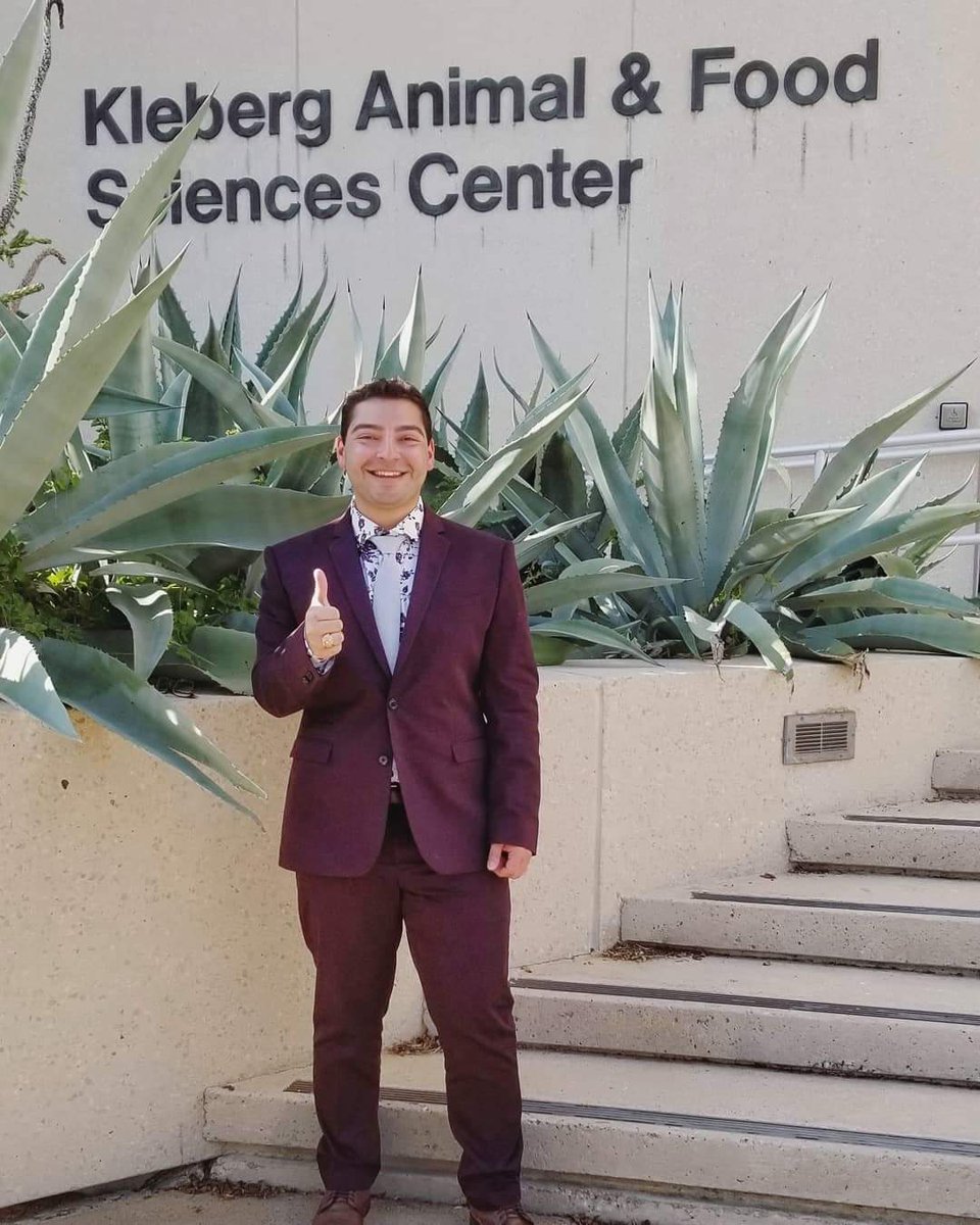 TheJeremySolis's tweet photo. Y'ALL I JUST FINISHED COLLEGE!!! Here is the best picture I have of me from last semester outside of Kleberg. https://t.co/6Y8ozGCbSe