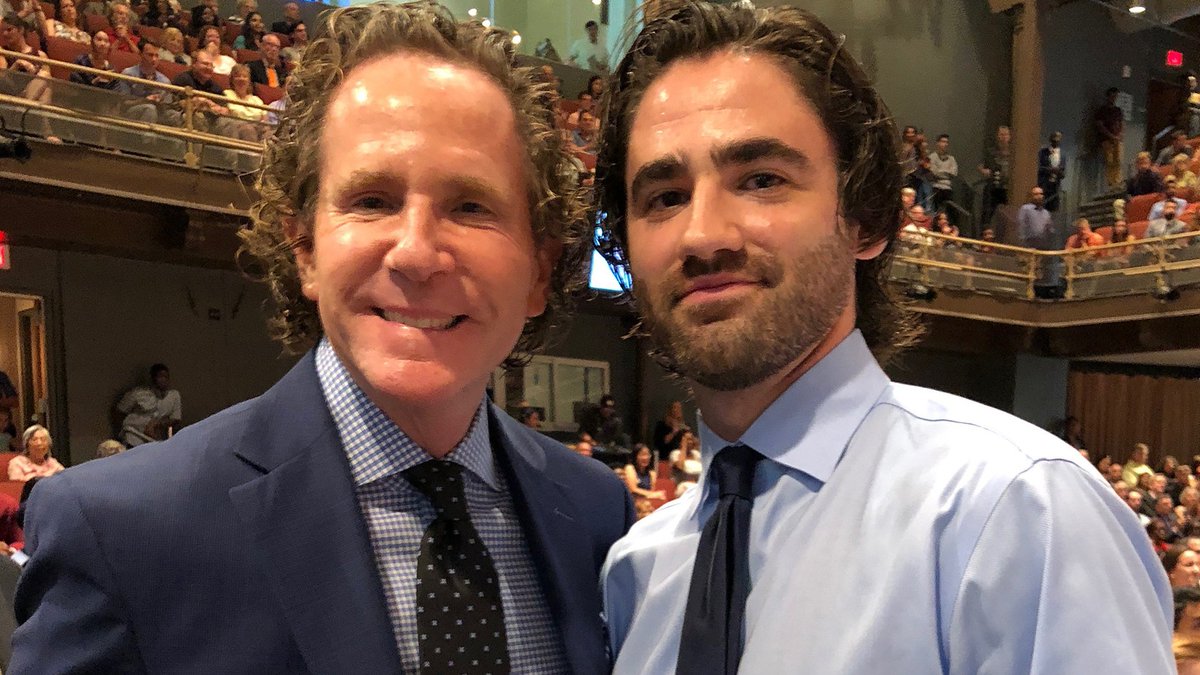 GoExplorers's tweet photo. Former La Salle men's tennis standout, Dr. Steven Davis, lives by that Lasallian feeling of helping others. Now, his son Hank, a @LaSalle_MBB alum, follows in his path as a medical professional. Our newest #InsideTheL shares the story.

✍️: https://t.co/XzRjhOUJqt

#GoExplorers🔭 https://t.co/18RLeIdE1L