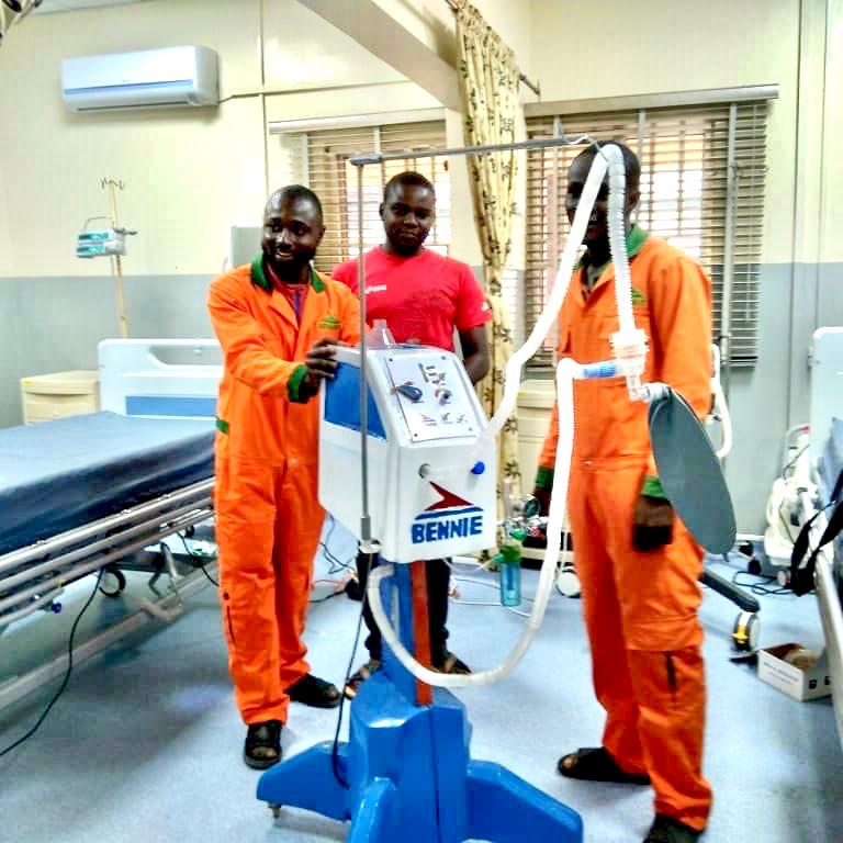 AfricaFactsZone's tweet image. Nigeria's 25-year-old Jerry Mallo, the CEO of Bennie Technologies produced this ventilator in Plateau State, NIgeria. He also built a sports car from scratch in November 2019, and produced a fuelless generator.