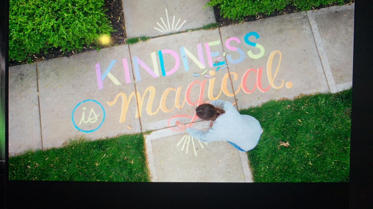 Hallmark's tweet photo. Hallmark artists are bringing cards to life on driveways &amp; sidewalks across @KCMO to spread kindness &amp; express gratitude. See the story on @fox4kc: https://t.co/UnEytwAoqt #careenough https://t.co/tIJFgooCz9