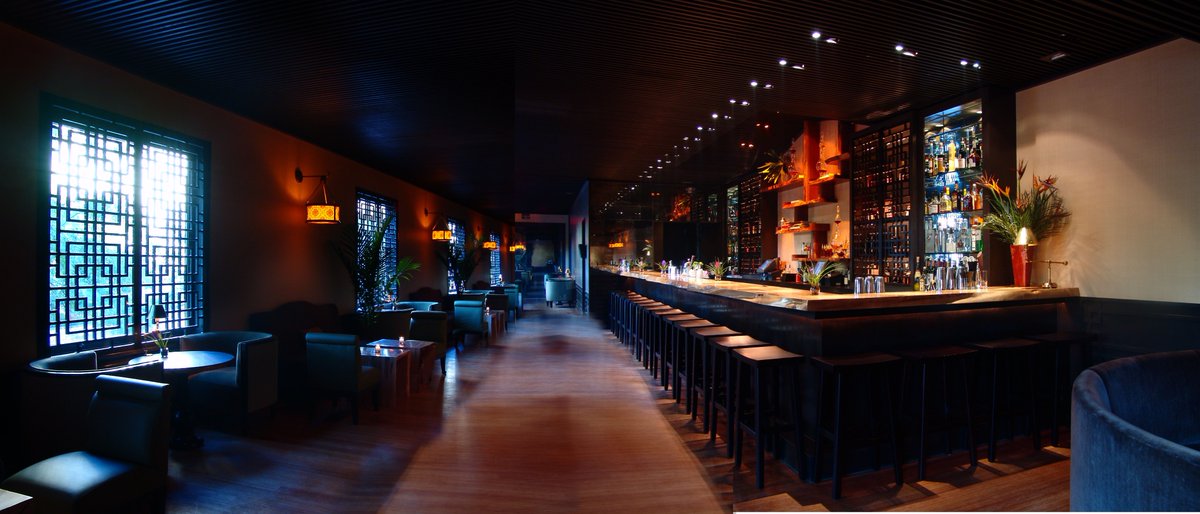 Although Pegu is now closed, it doesn't mean that you still can't enjoy a virtual drink there with your friends. I've been using this photo as my zoom background, and wanted to share it with you. Cheers to all ✨🍸✨