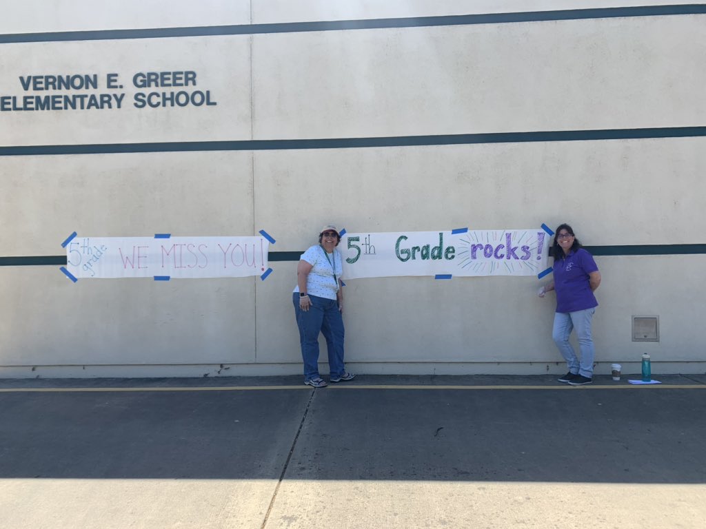 VEGREERmustangs's tweet photo. Our 5th grade teachers saw families today in the drop off lane to say hi and provide their learners with supplies needed. #mightymightymustangs #stillGrowingAndLearningTogether https://t.co/8trihXuSVy