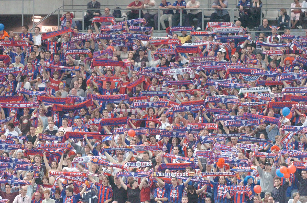 SMCaen's tweet photo. 📸 Le @StadeFrance est 🔴&🔵 🔥
#SMCRCSA 1️⃣-1️⃣ https://t.co/zKtDl7RZ0K
