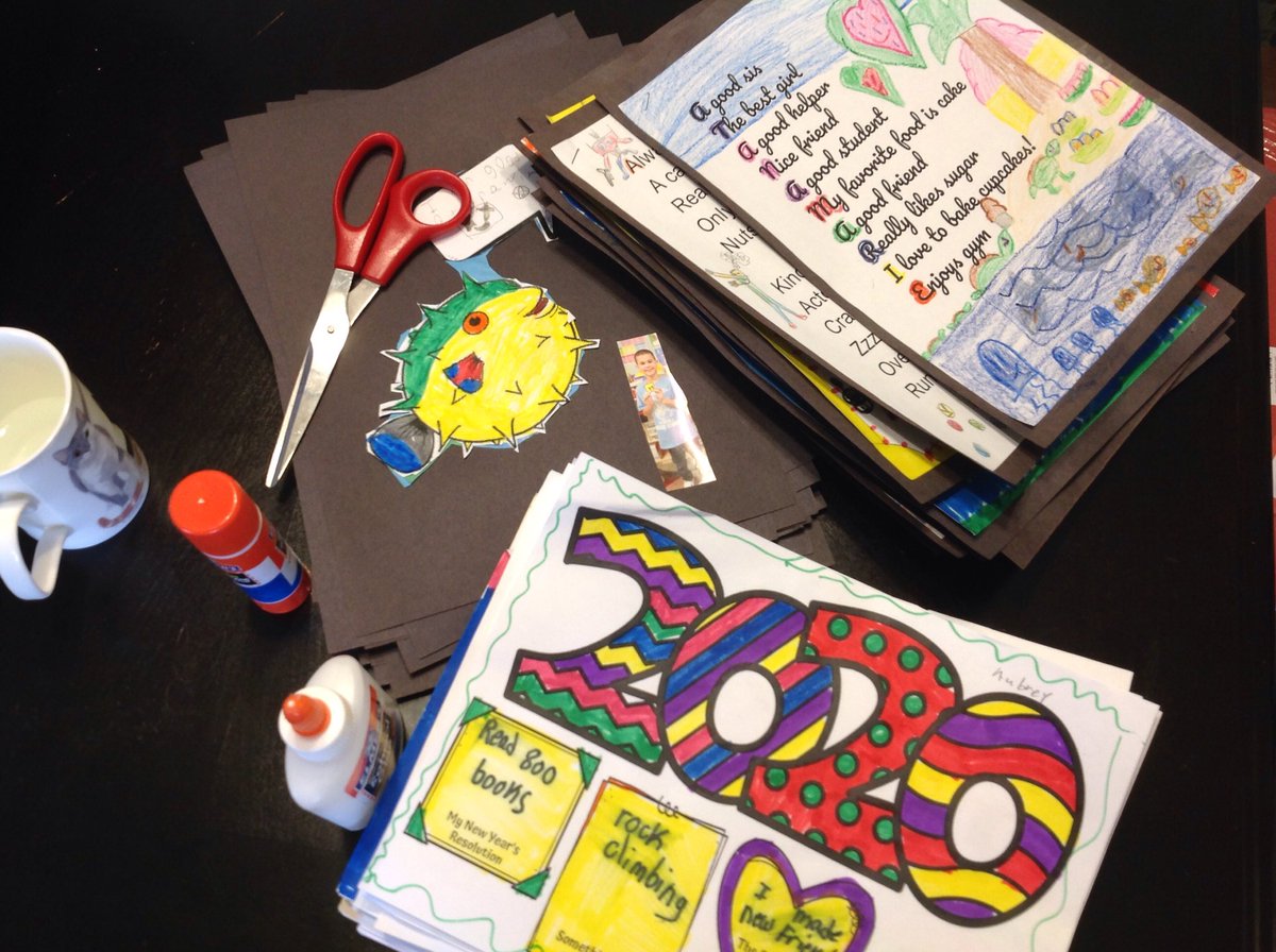 KaczorsThinkers's tweet photo. Spending home-office hours making memory books for my third grade students. @SyringDragons @swartz_creek https://t.co/zAE67MbPTb