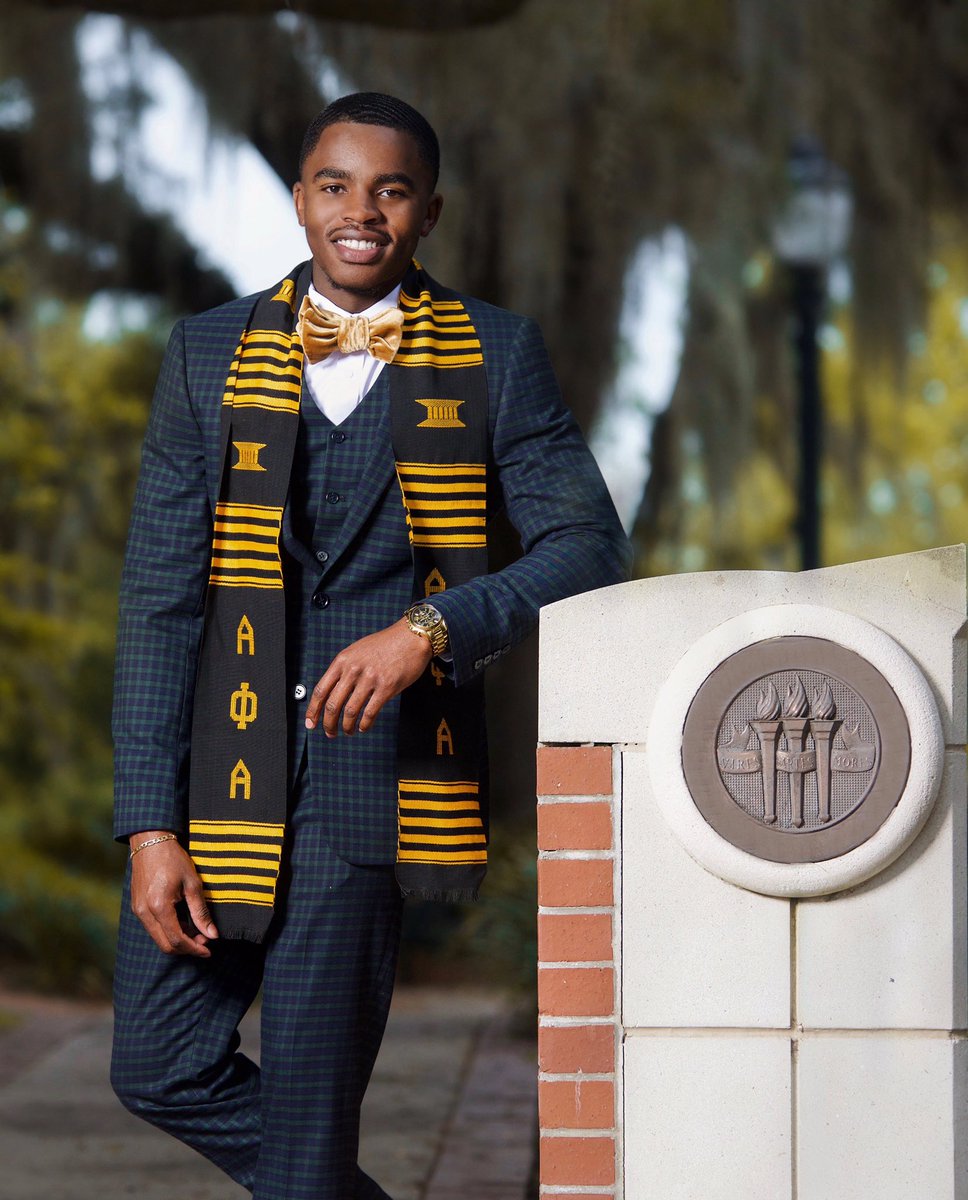 “Nothing can dim the light that shines from within”.  
Graduating in Style  🎓 
#Graduation2020 
#highfashion 
_________________________________________

Bow Tie: Gold Velvet (𝘉𝘭𝘢𝘤𝘬 𝘐𝘤𝘦 𝘊𝘰𝘭𝘭𝘦𝘤𝘵𝘪𝘰𝘯)
Style by: Sharp Crisp Clean
#Blackmenwithstyle 
#graduation