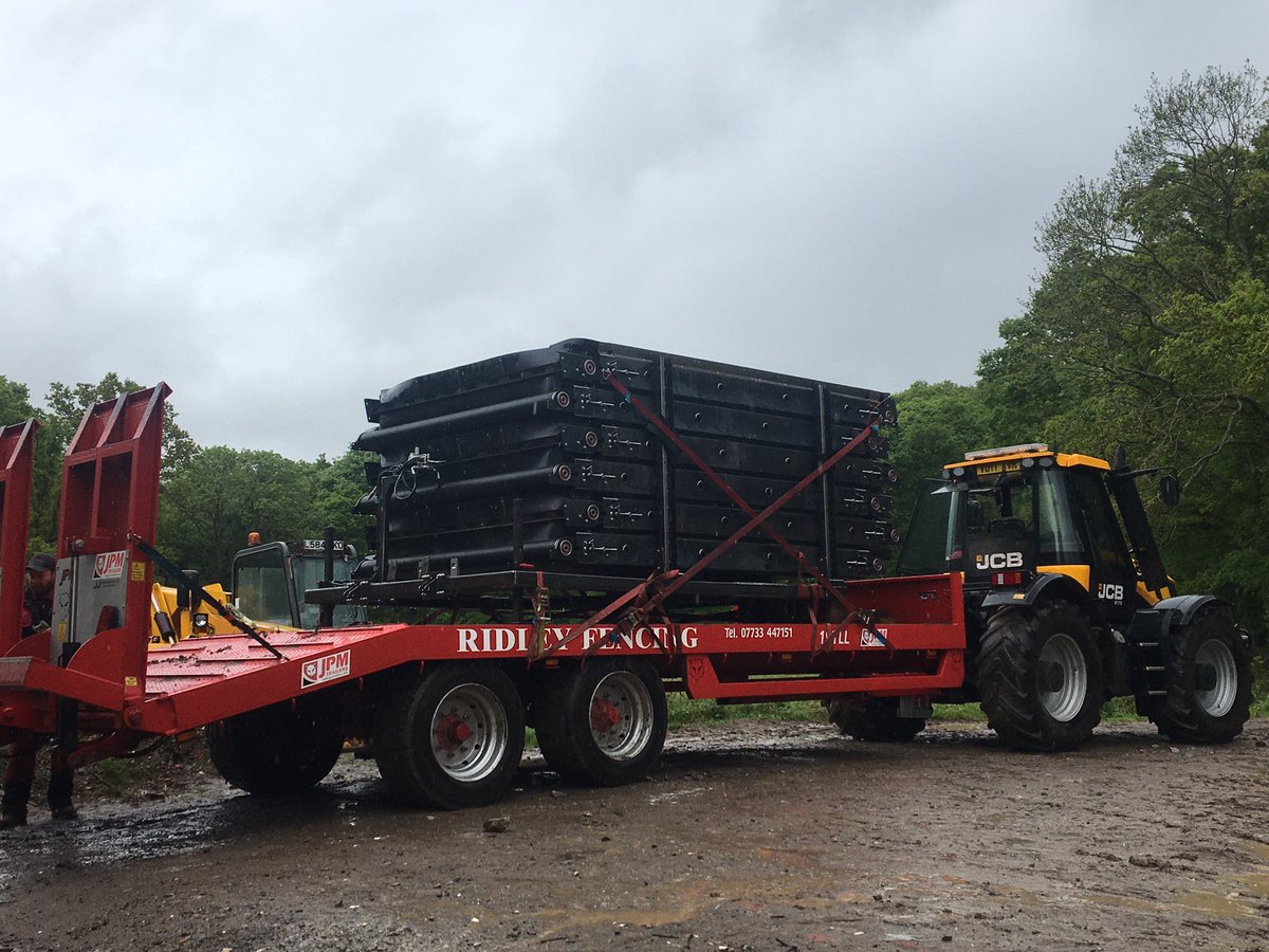 HuffleLtd's tweet photo. After a lengthy period of design, fabrication and assembly a prototype machine has been loaded and delivered to a poultry site for testing. @njagservices https://t.co/duYv8hmEWR