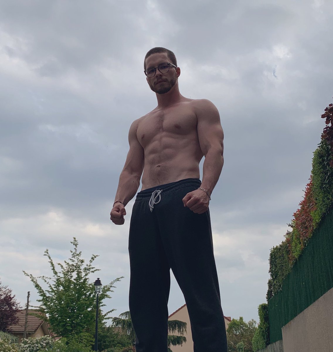 🇲🇳🇫🇷 tweet media