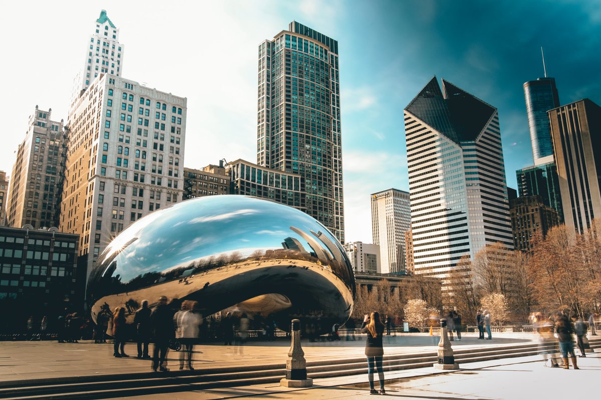 We love you, Chicago ♥️

• • • • •
#ChicagoBean #MilleniumPark #Chicago #ChicagoDowntown #ChicagoShots #ChiArchitecture #TheBean #NavyPier #ChicagoRiver #TheBeanChicago #ChicagoLife #WindyCity #ChiTown #ArtOfChi #ThisIsChicago #ExploreChicago