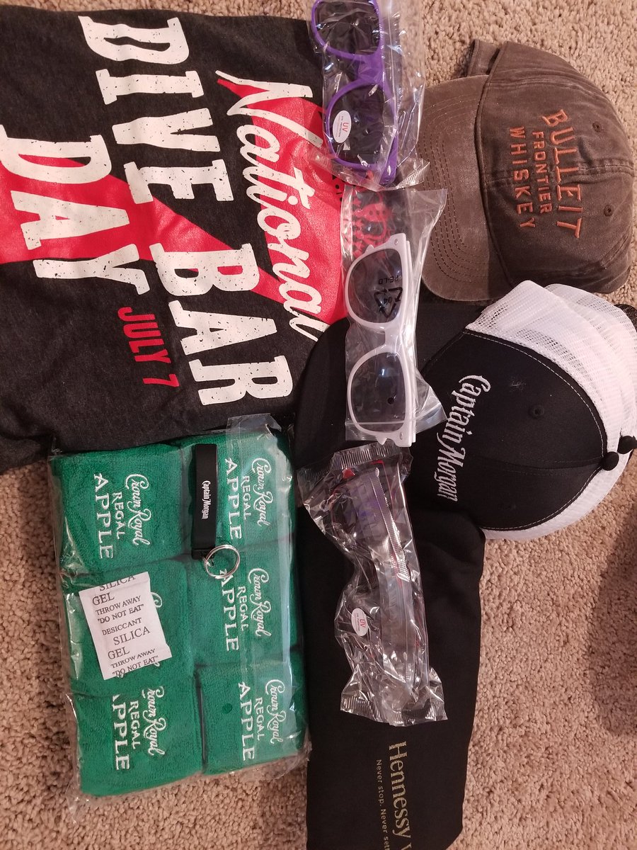 JoeMamasMotown's tweet photo. Seagrams 7 &amp; Hennessy tee shirts, Bulleit and Capt Morgan hats, Crown Apple sweatbands, Capt Morgan keychain bottle openers, Capt Morgan/Crown Royal/Belvedere Sunglasses. https://t.co/SXZY8bYzWH