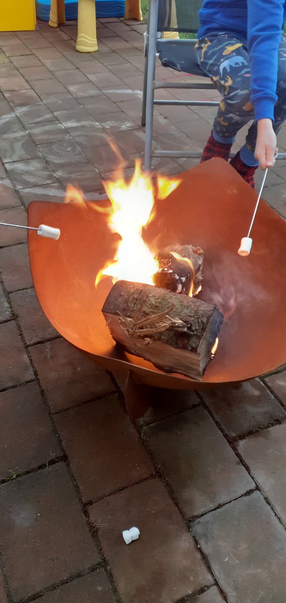 <a href="/RestartIreland_/">restartireland</a> <a href="/LaoisPeople1/">Laois People</a> <a href="/EventfulPepper/">Evelyn Pepperrell</a> @GToherLtd Hello <a href="/RestartIreland_/">restartireland</a> how is everyone tonight? We have started the bank holiday weekend early 🔥 #restartireland