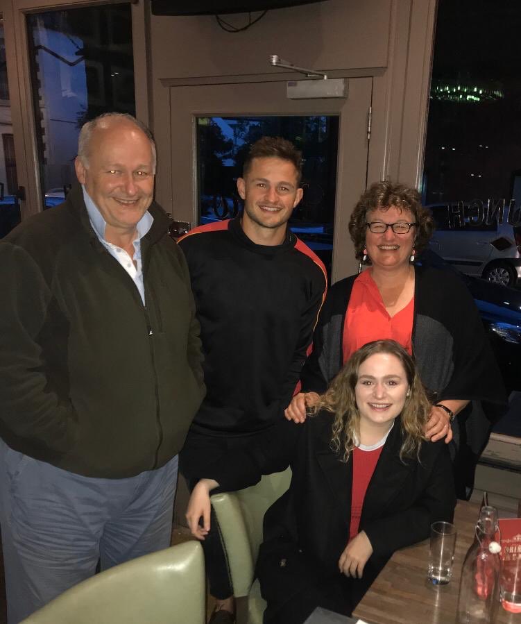 👏👏👏👏👏👏

<a href="/Hallam_Amos/">Hallam Amos</a>’ parents, Carol and Tim, who are a GP and a forensic psychiatrist respectively! 👏👏 #DiolchCarol #DiolchTim #ThankYouNHS