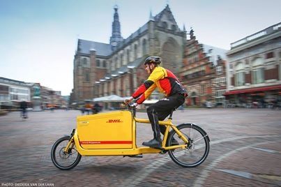 "Bicycles offer advantages in express delivery: they can bypass traffic + make up to 2x as many stops per hour as a truck. Total cost of ownership over lifetime is less than half of a van. And they generate 0 emissions."
—CEO of DHL Express
#Cargobikes: smart tech in a pandemic