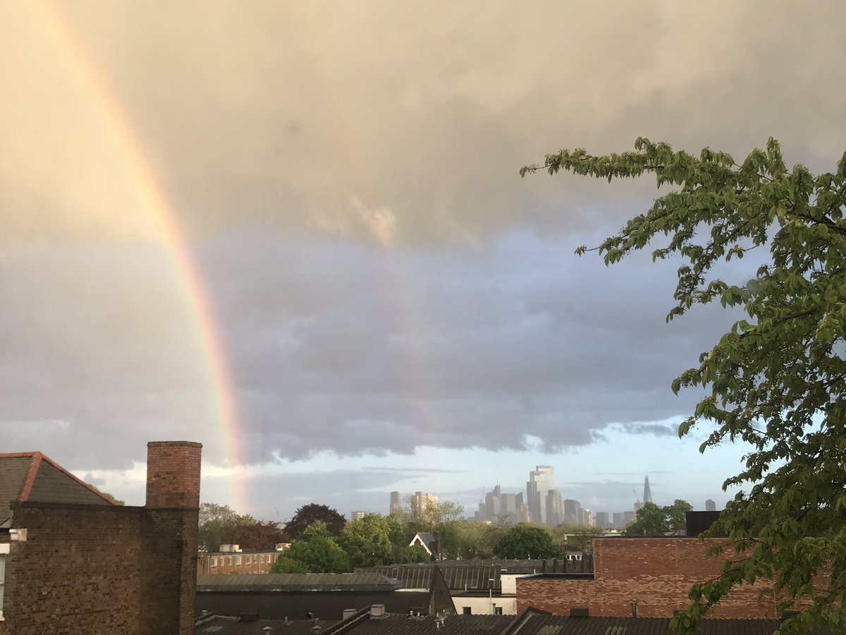 VarshaTailor8's tweet photo. Was so lovely to end the day with a #doublerainbow looking out at #shard in the distance #bluefornhs whilst #ClapForTheNHS #clapforkeyworkers #ClapBecauseWeCare #islington https://t.co/LZFDP0nzdx