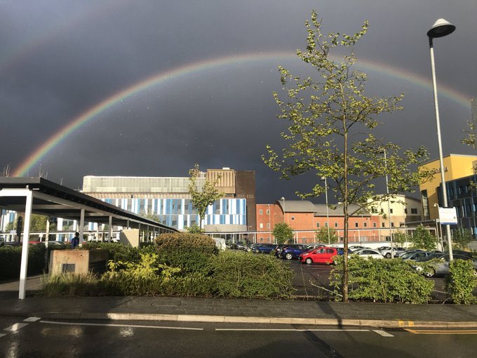 NCAlliance_NHS's tweet photo. As we come together again to recognise &amp;thank our #NHS staff and teams for the continued hard work, commitment &amp; courage, these images over our @SalfordRoyalNHS sum it up. A picture paints a thousand words. Very poignant. Very powerful. Very beautiful. #ClapForTheNHS #clapforNHS https://t.co/rvcbu3Sl7J
