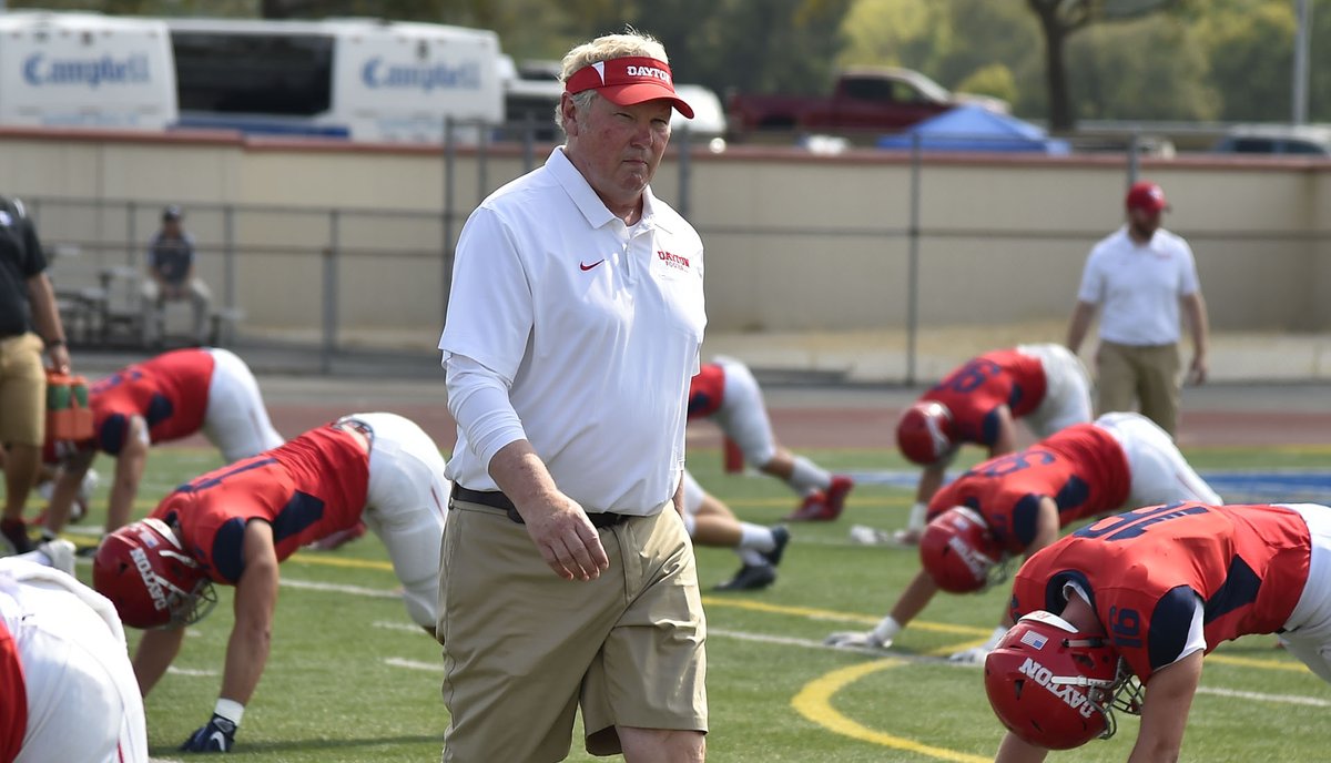 DaytonFootball's tweet image. Dayton football announces its 2020 recruiting class.  Coach Rick Chamberlin&apos;s newest group includes seven state champions, 18 all-state selections, 35 all-conference performers and 40 team captains.  bit.ly/2WgMj2H #ClasssOf2024