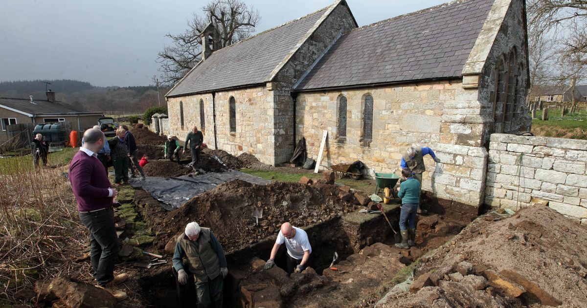 Holystone Priory, an Austin nunnery bringing in net £11 but there is actually something left!!! The nave is the nuns' choir with a Victorian chancel added E. Very recent excavations impy the cloister was attached to the nuns' choir https://www.academia.edu/30307970/HOLYSTONE_AUGUSTINIAN_PRIORY_AND_CHURCH_OF_ST_MARY_THE_VIRGIN_NORTHUMBERLAND_Report_on_Archaeological_Investigations_carried_out_in_April_2016.pdf