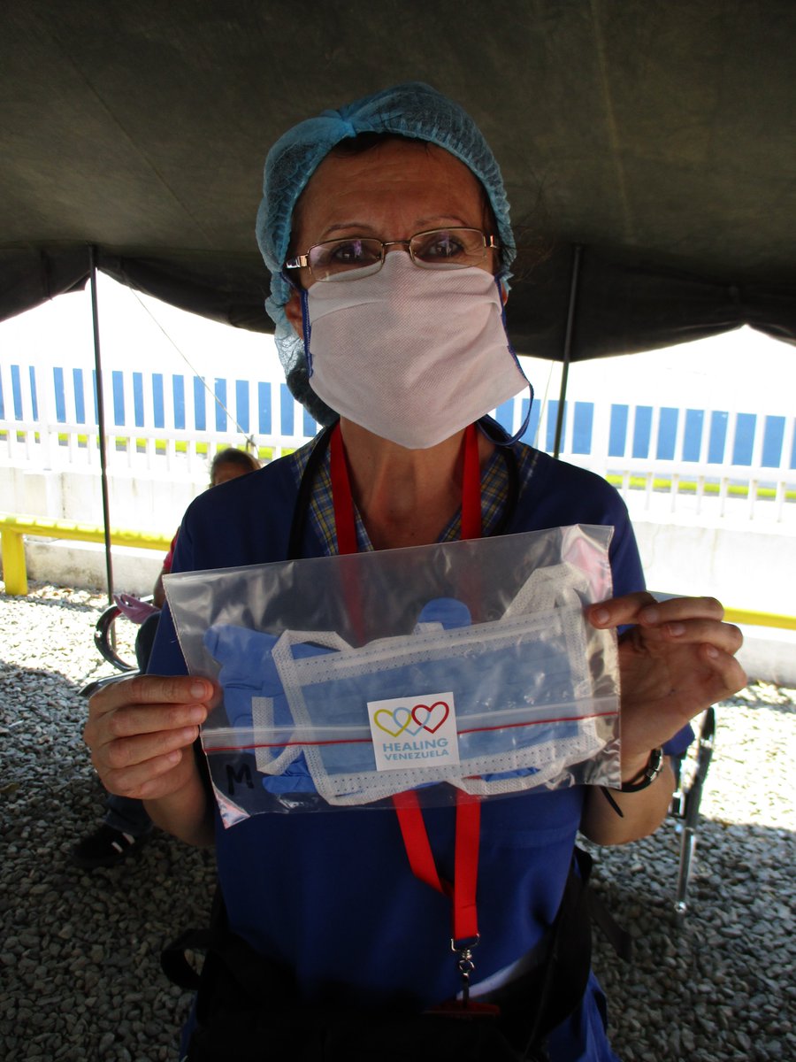 HealingVzla's tweet photo. With the goal of helping to protect Venezuelan medical staff, we organised the distribution of PPE kits.
Each kit contains:
·  50 pairs of gloves
·  50 masks
·  1 gallon of disinfectant
·  1 gallon of antibacterial gel
Donate to protect doctors and nurses: https://t.co/DycONRYFvy https://t.co/fH1uVGMNjS