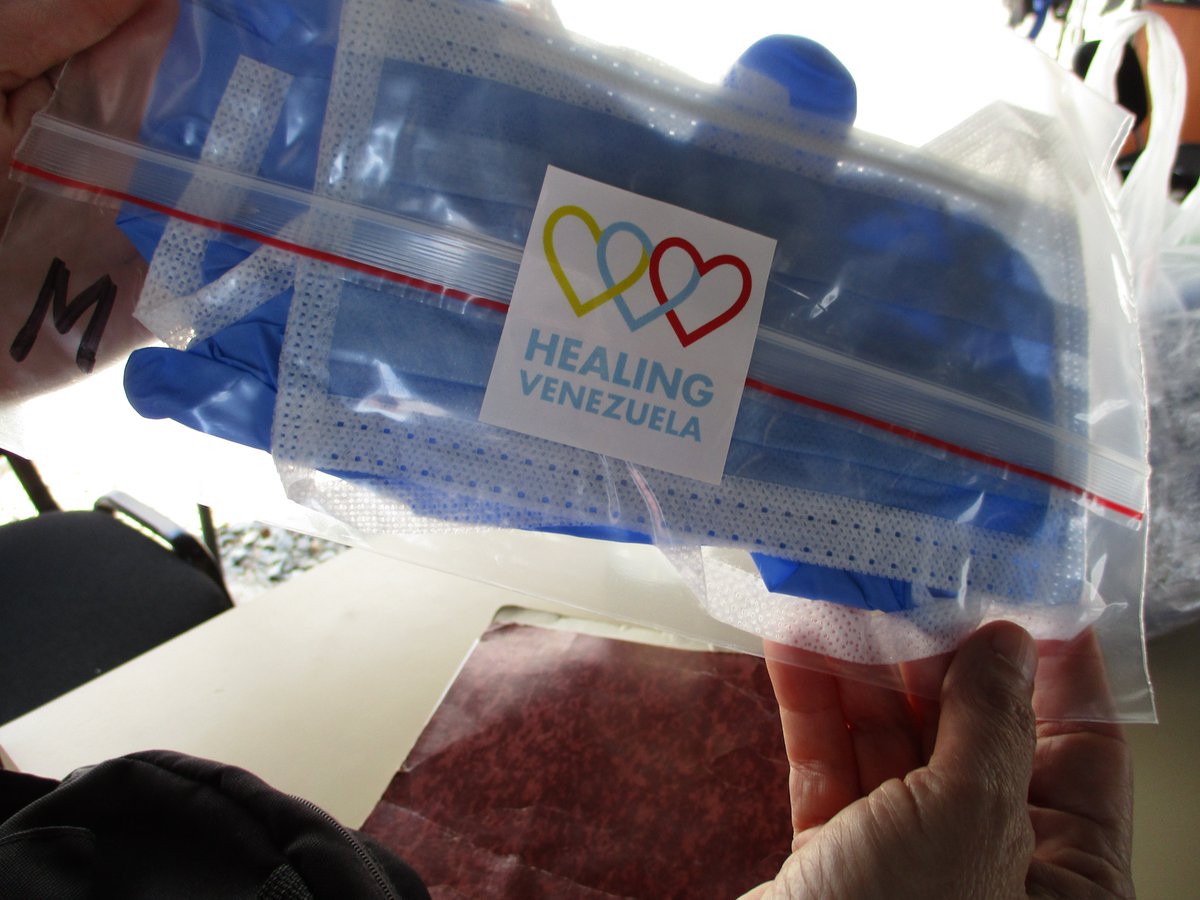 HealingVzla's tweet photo. With the goal of helping to protect Venezuelan medical staff, we organised the distribution of PPE kits.
Each kit contains:
·  50 pairs of gloves
·  50 masks
·  1 gallon of disinfectant
·  1 gallon of antibacterial gel
Donate to protect doctors and nurses: https://t.co/DycONRYFvy https://t.co/fH1uVGMNjS