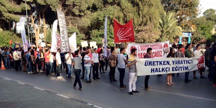 av_aydinlik's tweet photo. “Kapitalizm en tehlikeli virüstür.”
#Yaşasın1Mayıs #BijiYekGulan 
#1Mayıs
#Cyprus2016 https://t.co/hXUfHczrGg