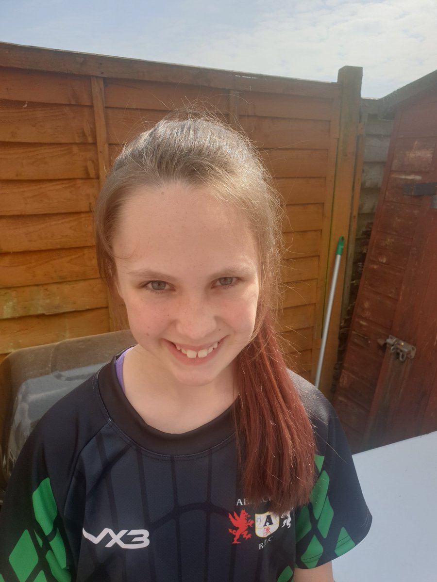 CraigDavies1979's tweet photo. Ffion loving her new tour top from the club. Gutted about the tour though!!
New hair, new top, new nickname!!
#10Head https://t.co/6kJIyoRhX0