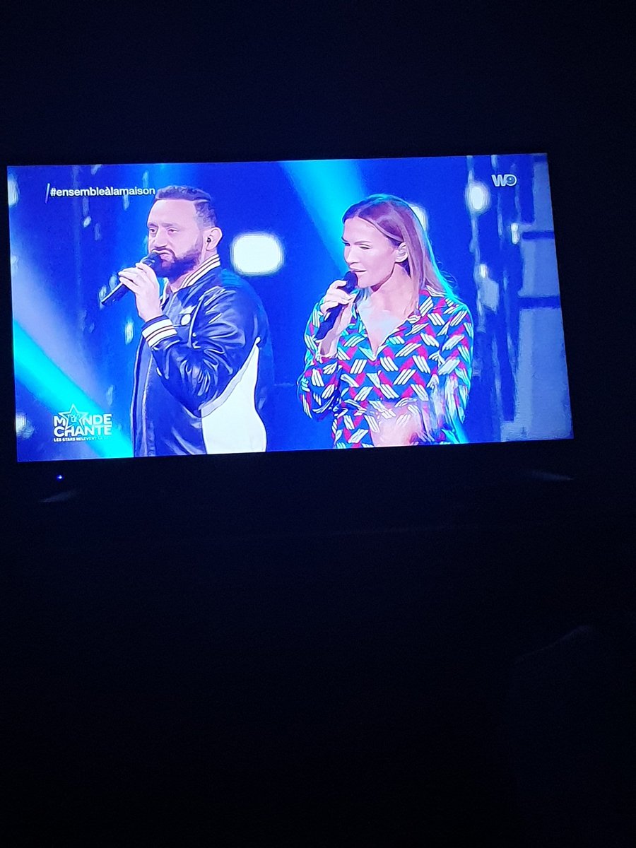 LilorWyatt's tweet photo. Pendant ce confinement on peut revoir @Cyrilhanouna chantait avec @VITAA 🤗🤗🤗 https://t.co/cjKKdcxnWW