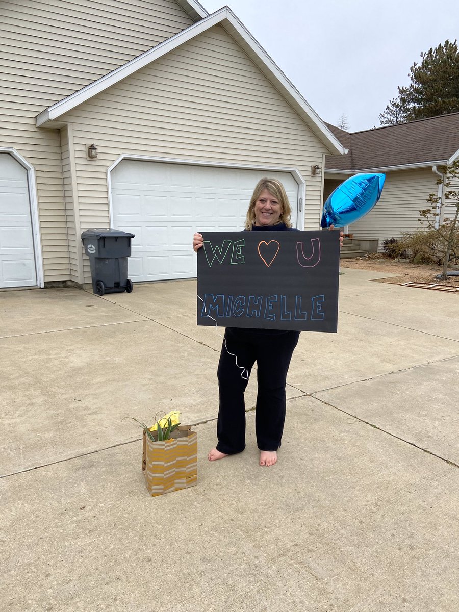 MichelleAllenMI's tweet photo. I’m the luckiest principal ever to be loved by our #EPCRocks staff!  They brought me the #bestgiftever for my last Principals Day - THEM!  A parade of love!  Wow! https://t.co/Vy6Fq0PZpB