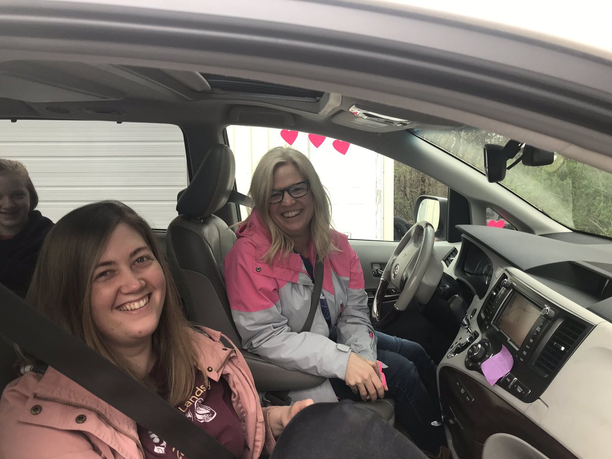 MichelleAllenMI's tweet photo. I’m the luckiest principal ever to be loved by our #EPCRocks staff!  They brought me the #bestgiftever for my last Principals Day - THEM!  A parade of love!  Wow! https://t.co/Vy6Fq0PZpB