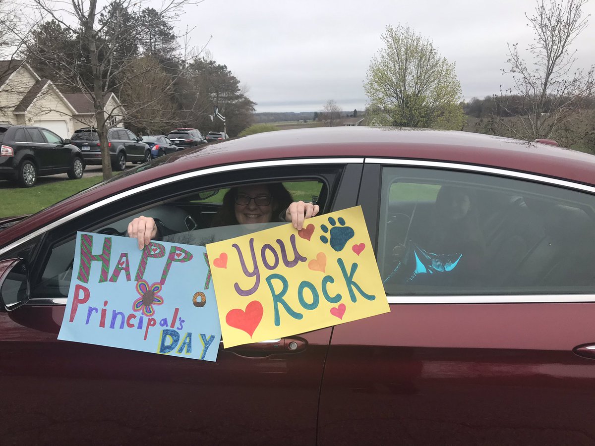 MichelleAllenMI's tweet photo. I’m the luckiest principal ever to be loved by our #EPCRocks staff!  They brought me the #bestgiftever for my last Principals Day - THEM!  A parade of love!  Wow! https://t.co/Vy6Fq0PZpB