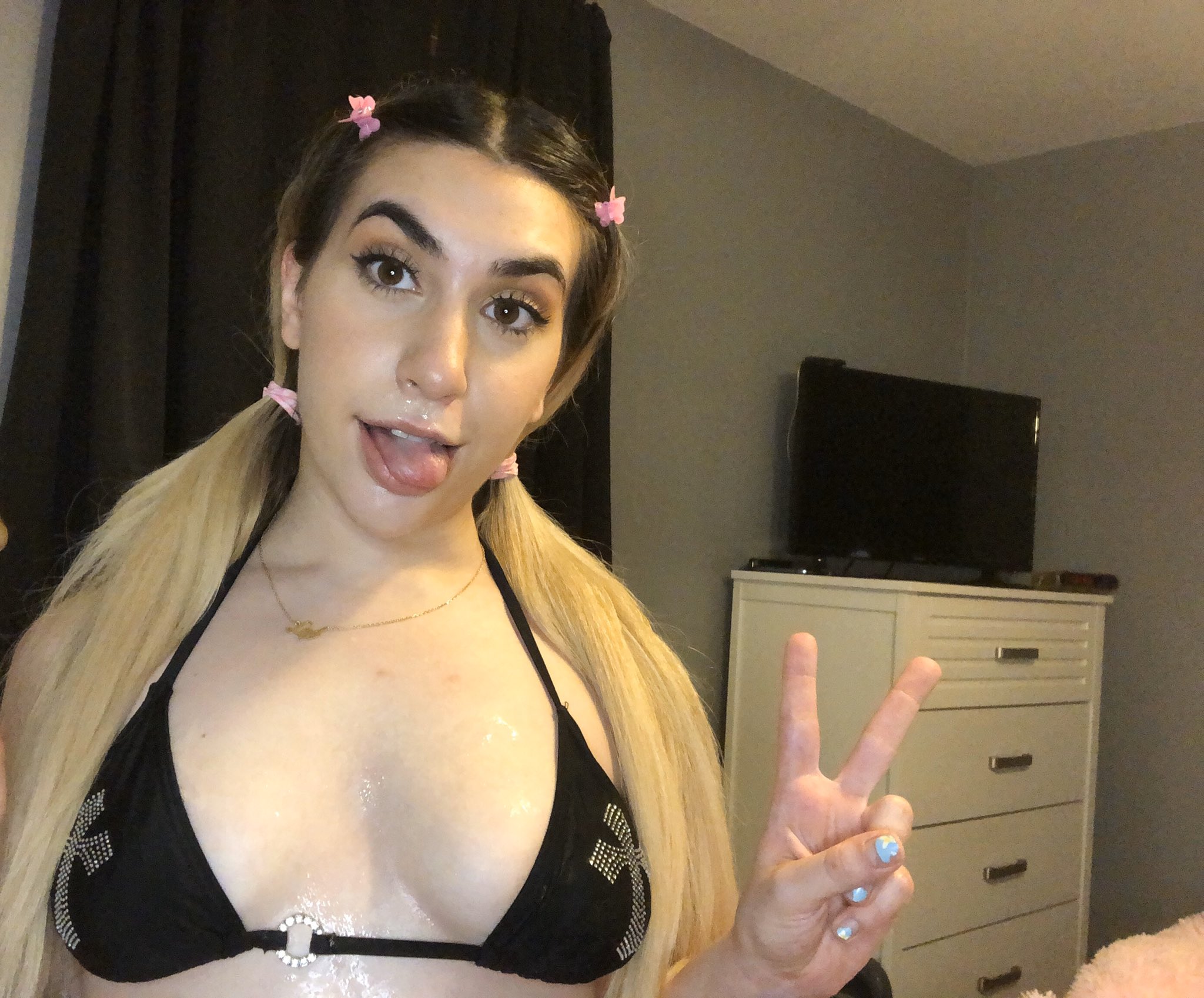 Lexi Grey 💕 on Twitter "🖤 my whore bowl offering 🖤…