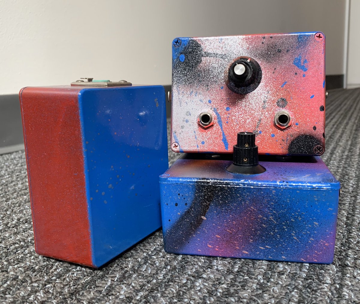 BoutwellStudios's tweet photo. What rando home or work things have you done over the last month with spray paint? For @vansayword it was surprising @masonlmc and Brad with unsolicited newly painted headphone boxes! @localmashBMR #BoutwellBHM https://t.co/jqnBZAinWW