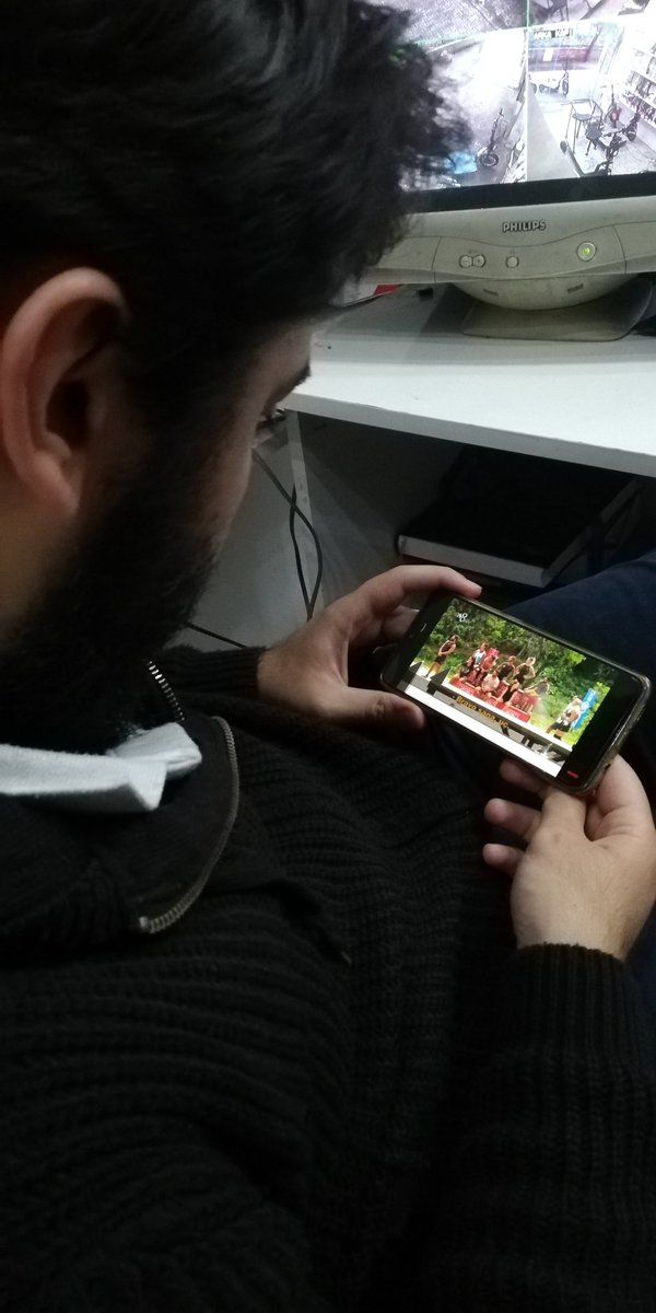 Arkadaş bir zamanlar böyle bir twit atmıştı ama görüyorum ki kendisi de gizli bir survivor hayranı imiş. Seni esefle kınıyorum! İF-ŞA-LAN-DIN 😂😂
