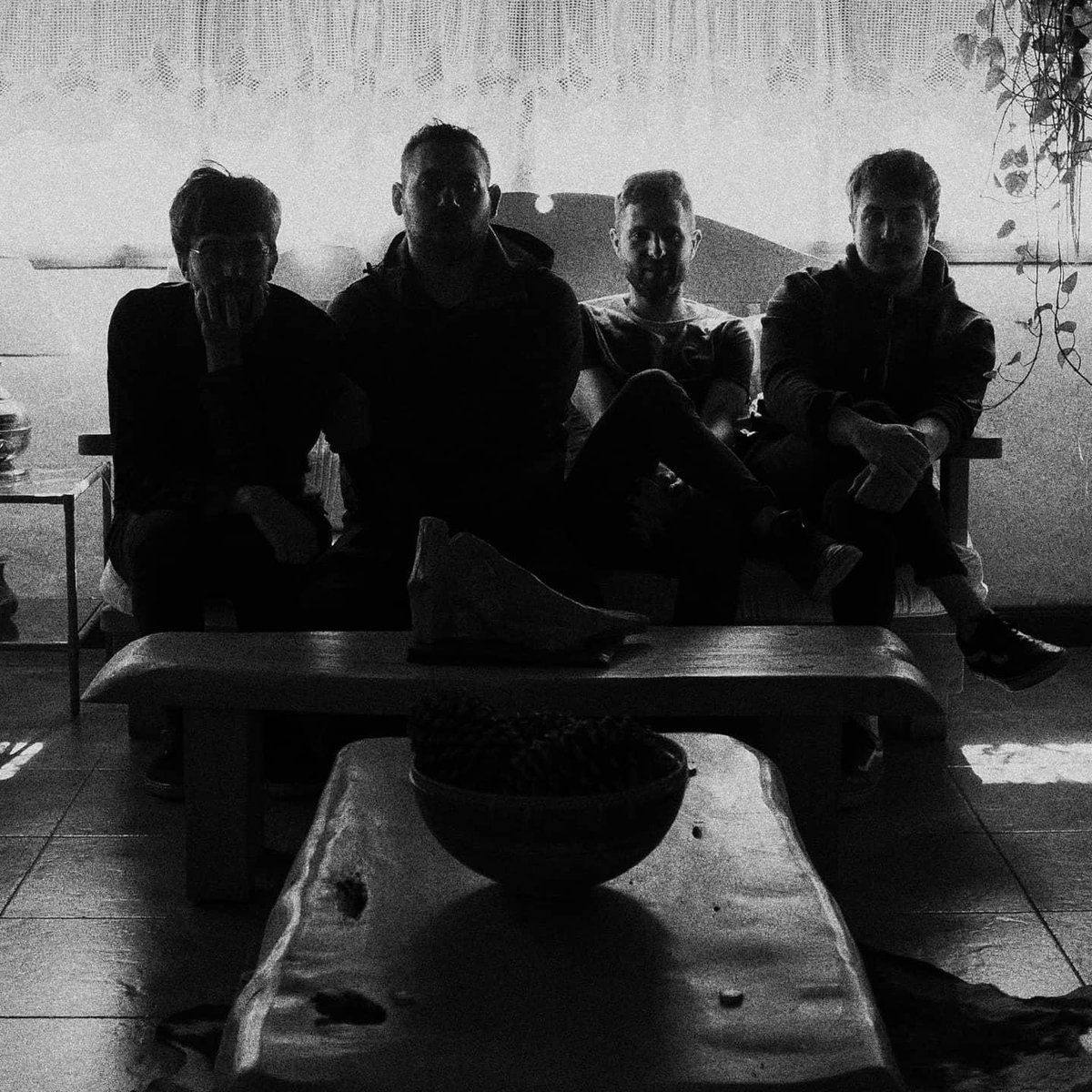 #Entrevista a <a href="/sabot_musica/">SABOT</a>: “el aislamiento nos invita a repensar los ritmos desaforados que llevamos en estos tiempos”.

📷 Swinch Person

bit.ly/3bsmbZ3