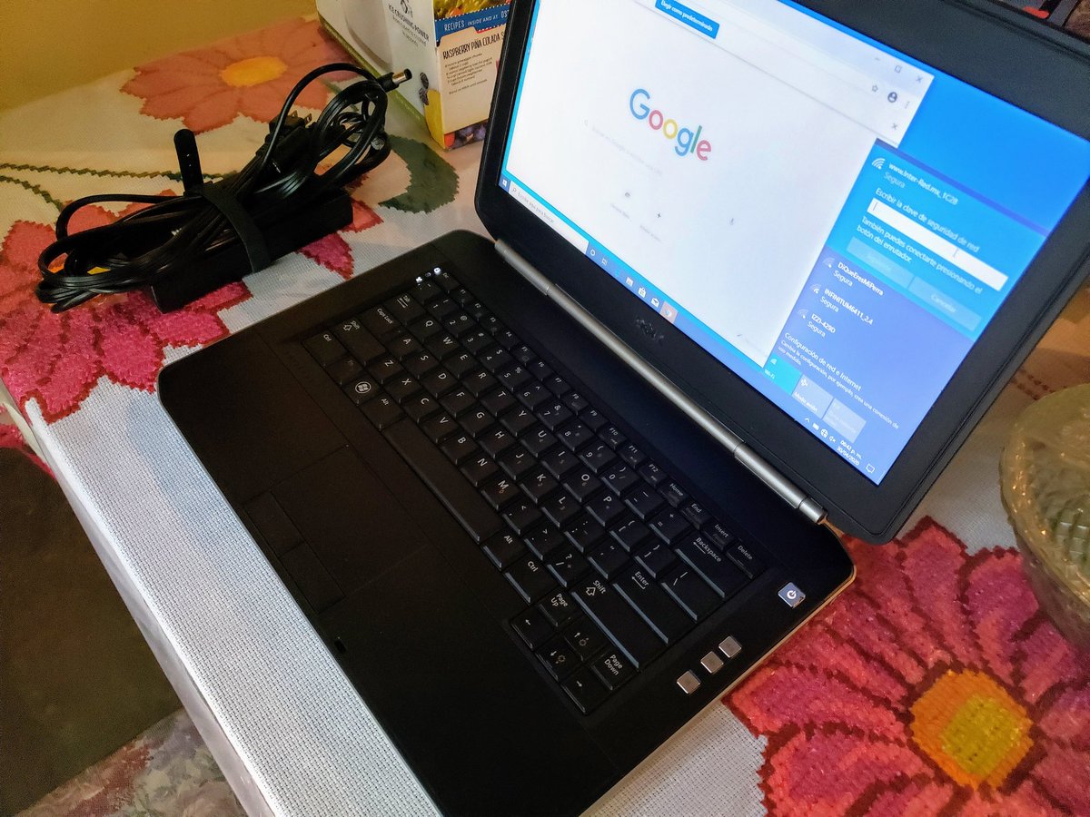 alexlozagui's tweet photo. Hoy me contactó un padre responsable que buscaba una laptop para su hija universitaria.
Se la acabo de ir a dejar a su domicilio, un cliente más satisfecho. 
#computadoras #reynosa #serviciotecnico https://t.co/rIwt98ORsp