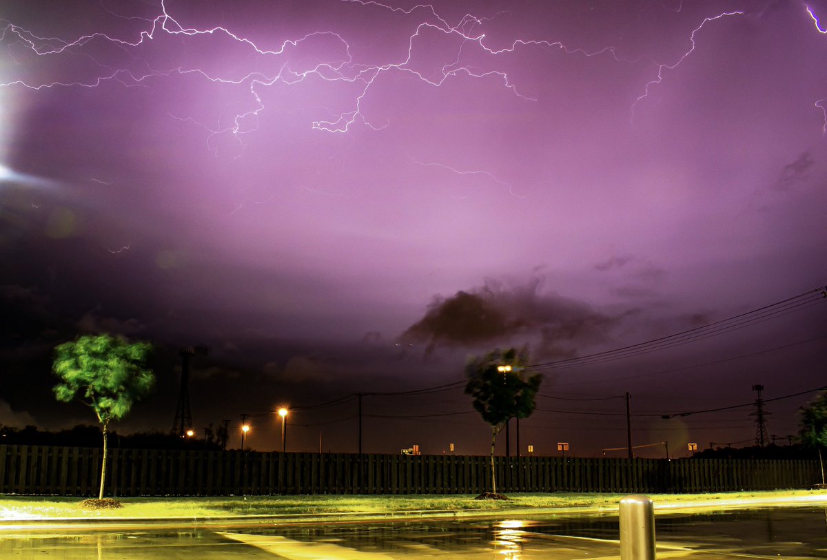 dylansmith897's tweet photo. Here’s some photos I captured Tuesday night during and after the storm in DFW near highway 287 https://t.co/ntlfhuPK0G