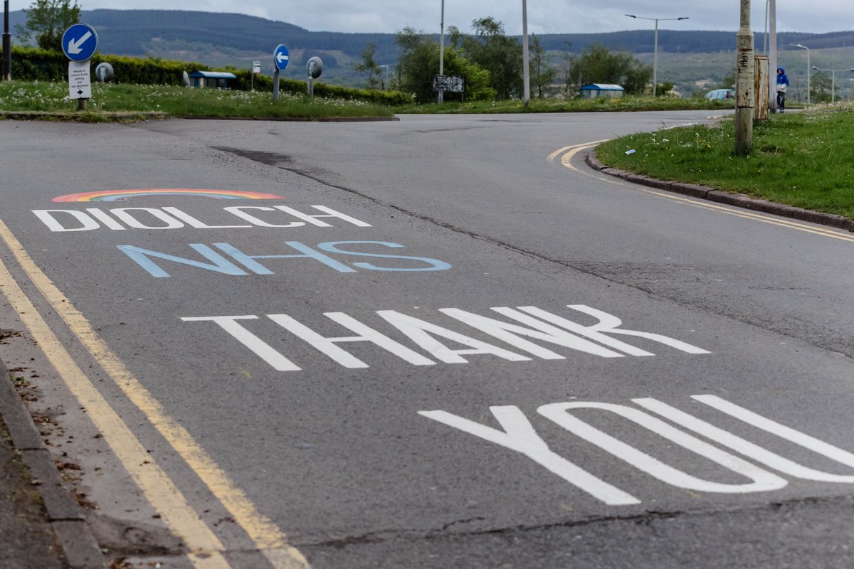 Sameoldsmiths's tweet photo. Tonightโs clap for key workers at Prince Charles hospital, Merthyr Tydfil.
.
.
#nhs #keyworkers #valleycommandos #news #clap #wales #welshnhs https://t.co/nutNV8bZpc