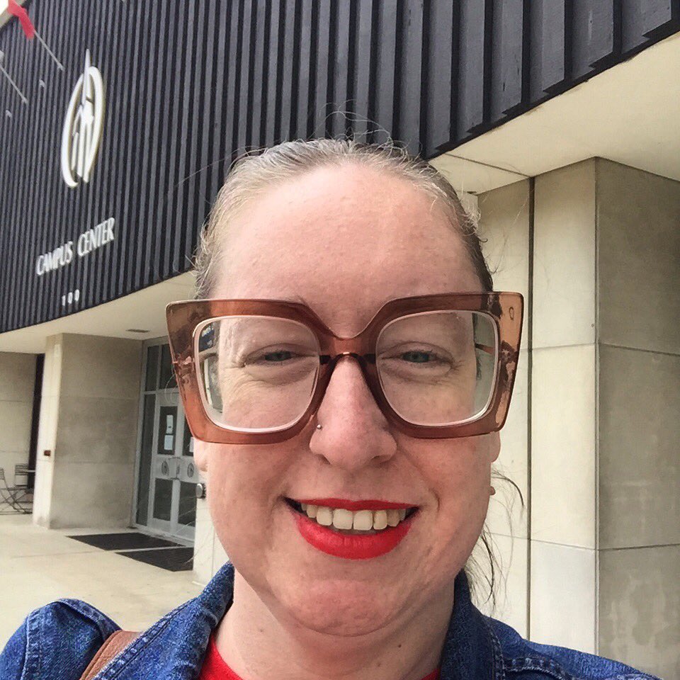 colettemae's tweet photo. Work from Home Day 26: big brown metal frames and my @Otterbein Homecoming 2018 “There’s No Place Like Home” shirt! #Otterbein #GoCards #OTTERBeInThisTogether https://t.co/WB9jBZPRmO