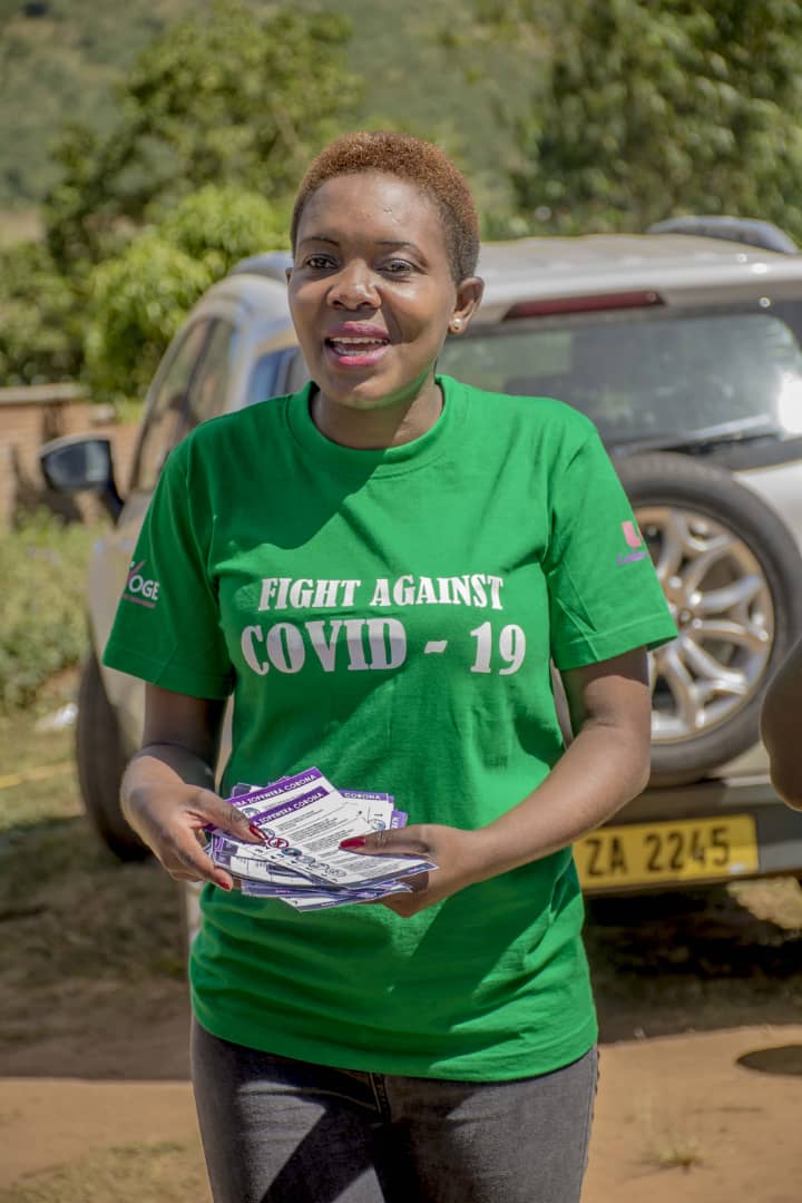 Carol_Marjo's tweet photo. On 24th of April,2020, CEWOGE in partnership with #Ladies_of_Influence embarked on their COVID-19 Sensitization campaign in Soche, Manje and Ndirande.  Read more https://t.co/DZtrQfwf9v

#Stayhome
#StaySafe
@cewoge
@EdwardMataly
@WHO @UN https://t.co/MVlHy7axkl