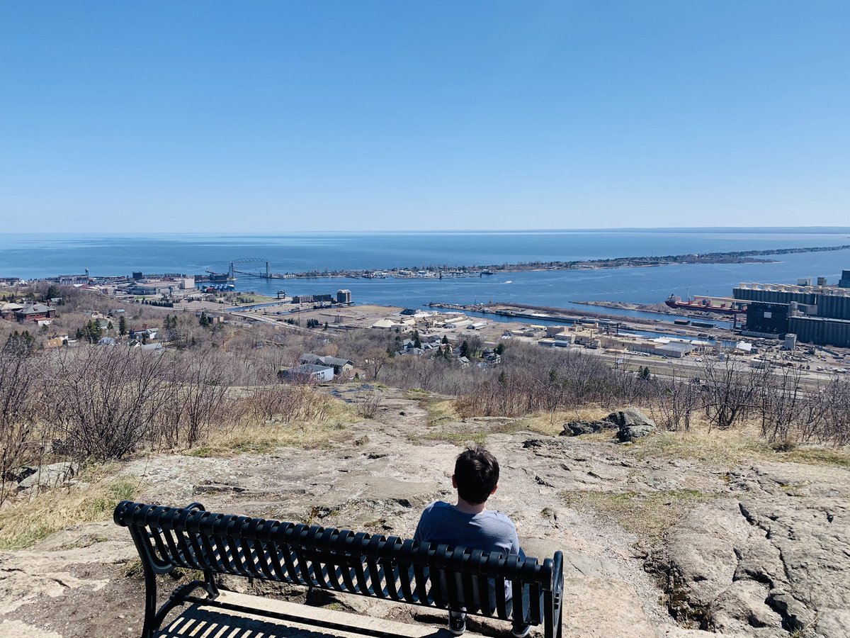 DuluthMomSarah's tweet image. It’s a #perfectduluthday when you can balance working from home, sewing masks, teaching the kids, field trips, and texting voters about #GunSenseCandidate, @SenTinaSmith! @MomsDemand #MultitaskingMom #MNLeg #Duluth