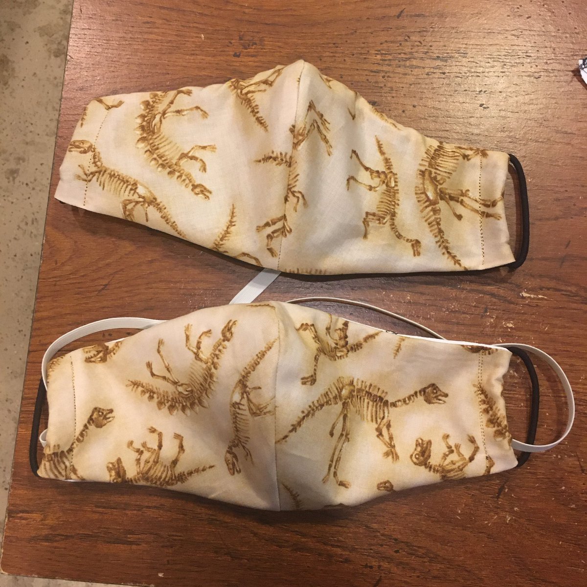 KellyCurses's tweet image. Pssst, hey kids *opens trenchcoat* y’all want some dead dinosaur masks