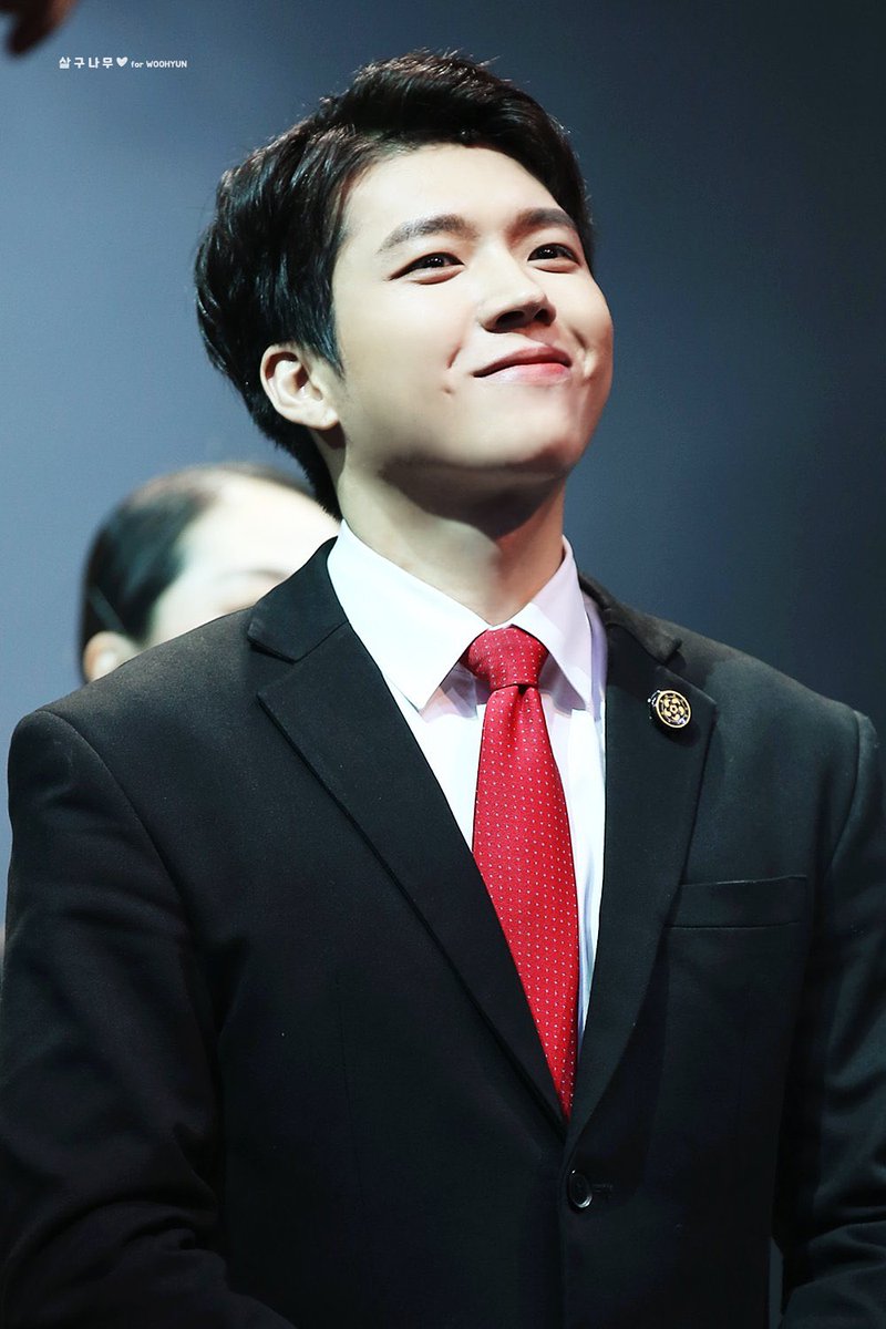 [d-463]his nose his dimple his smile his sparkly eyes