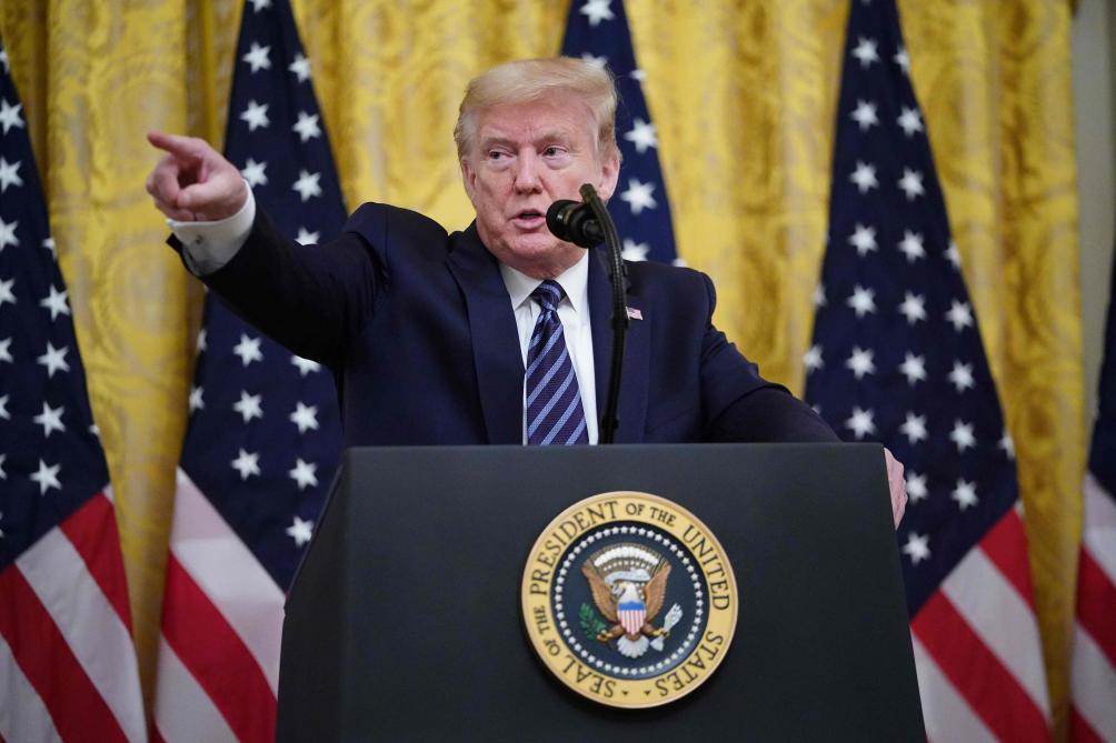 lesoir's tweet photo. Trump dit avoir vu des preuves liant le coronavirus au laboratoire de Wuhan https://t.co/FMEJsZ7Tyx https://t.co/TPK4NkYB9S