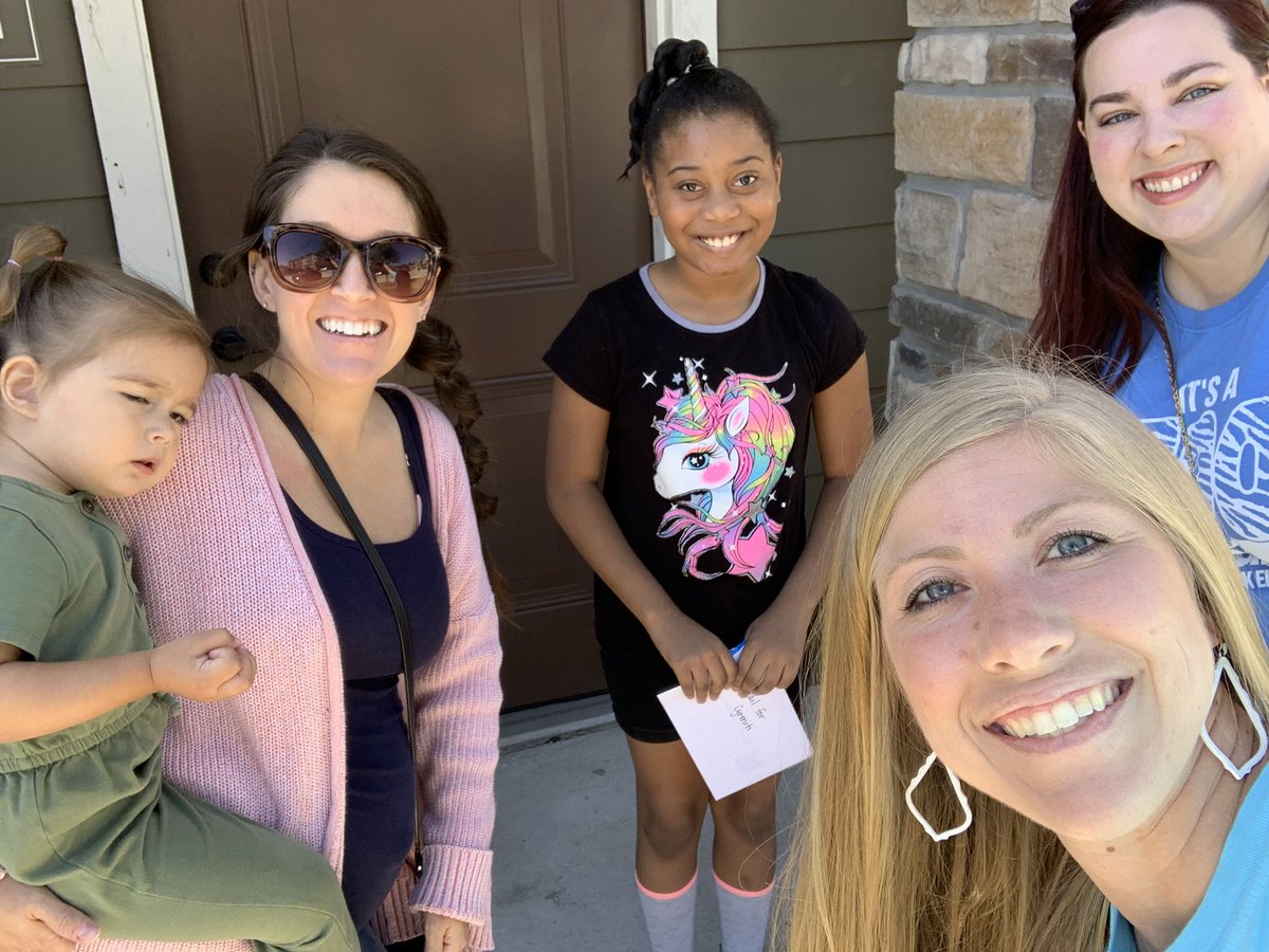 We had a super successful Thursday delivering treats to some kiddos! <a href="/HumbleISD_MBE/">Maplebrook Elem</a> @dwittman3rd <a href="/SFeske/">Sara Feske</a> #mbeisfamily #mbebears2020 #bethelight